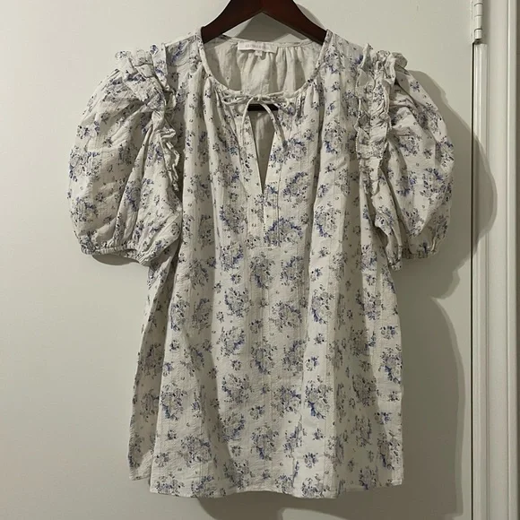 NWOT Olivaceous Puff Sleeve Blouse - Cream and Blue Floral Size M - Picture 2 of 7